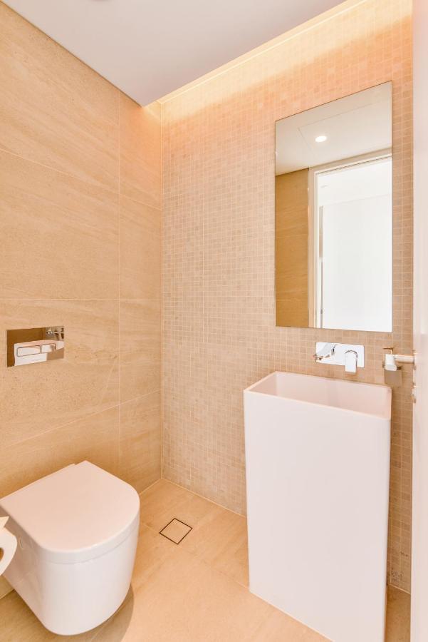 Luxe 3 Bedroom Oceanfront Apartment In The Heart Of Bluewaters Island Dubai Eksteriør bilde