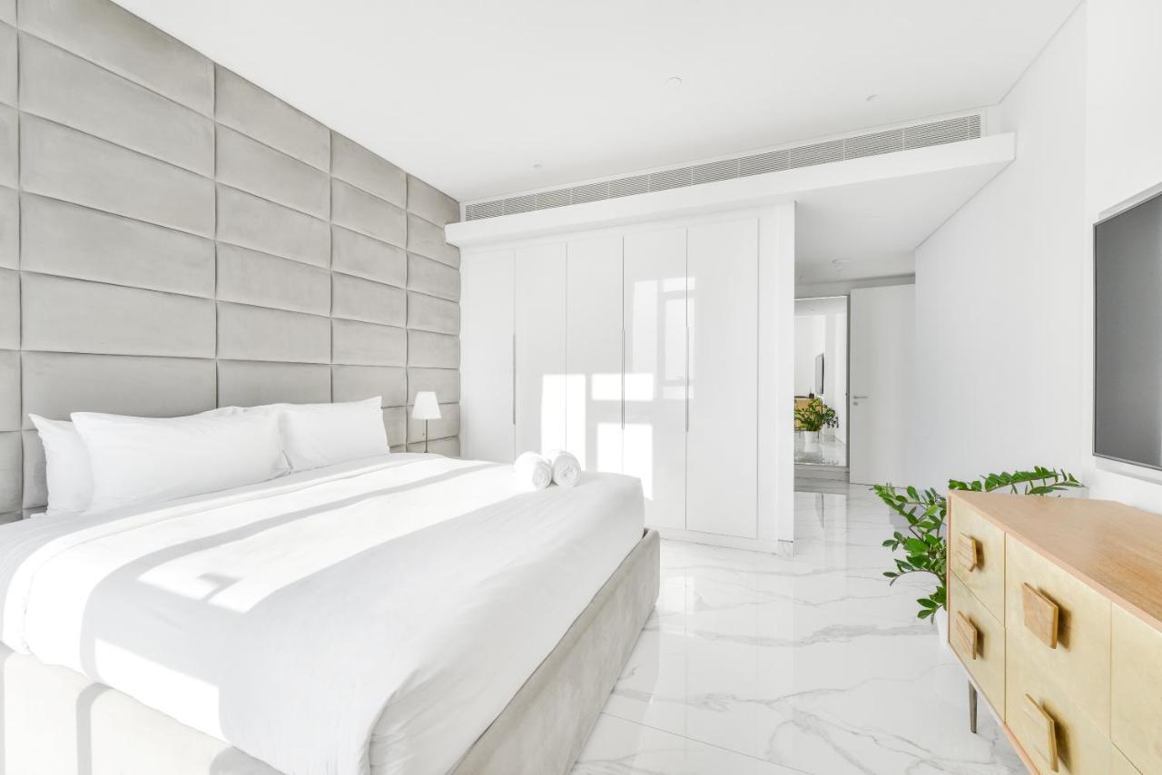 Luxe 3 Bedroom Oceanfront Apartment In The Heart Of Bluewaters Island Dubai Eksteriør bilde