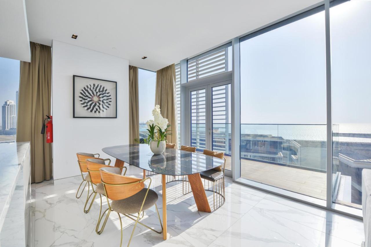 Luxe 3 Bedroom Oceanfront Apartment In The Heart Of Bluewaters Island Dubai Eksteriør bilde
