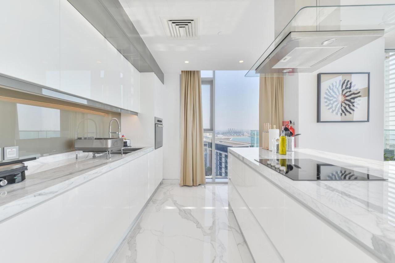 Luxe 3 Bedroom Oceanfront Apartment In The Heart Of Bluewaters Island Dubai Eksteriør bilde