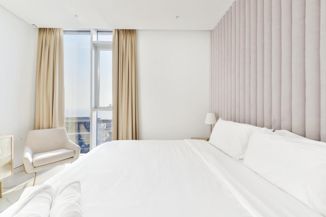 Luxe 3 Bedroom Oceanfront Apartment In The Heart Of Bluewaters Island Dubai Eksteriør bilde
