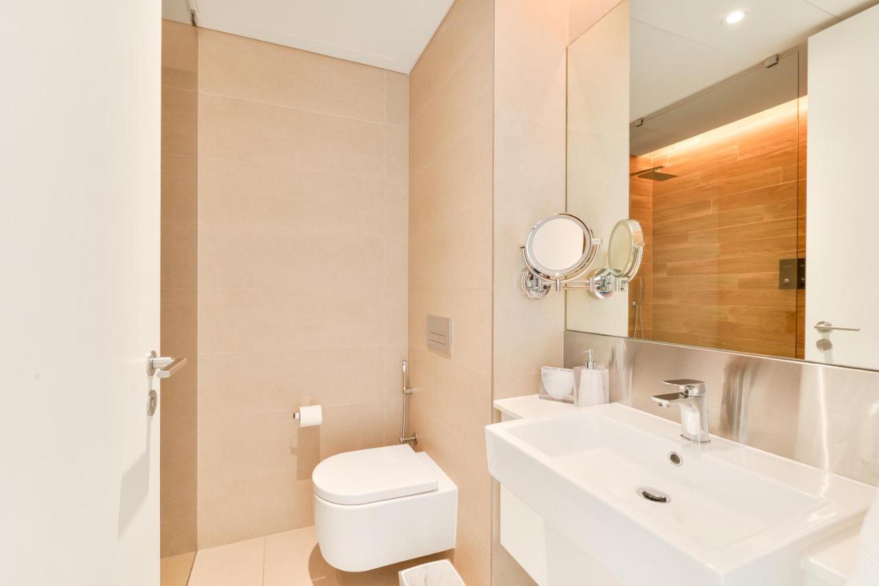 Luxe 3 Bedroom Oceanfront Apartment In The Heart Of Bluewaters Island Dubai Eksteriør bilde