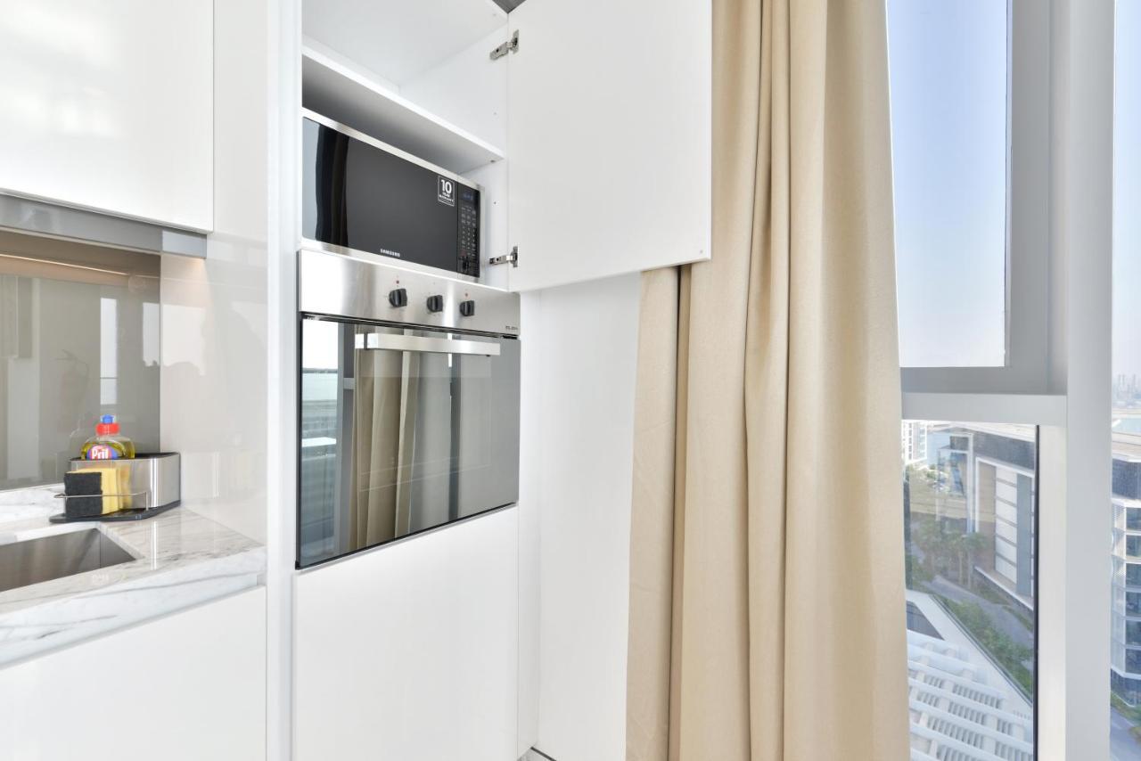 Luxe 3 Bedroom Oceanfront Apartment In The Heart Of Bluewaters Island Dubai Eksteriør bilde