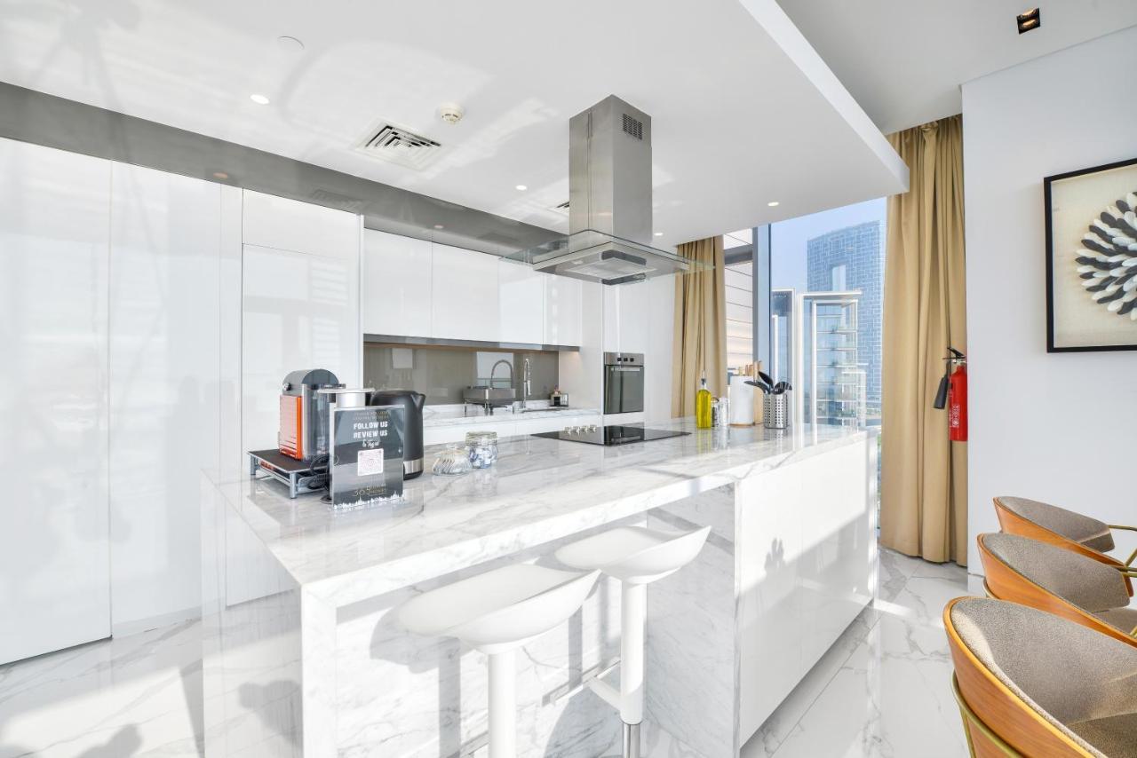 Luxe 3 Bedroom Oceanfront Apartment In The Heart Of Bluewaters Island Dubai Eksteriør bilde