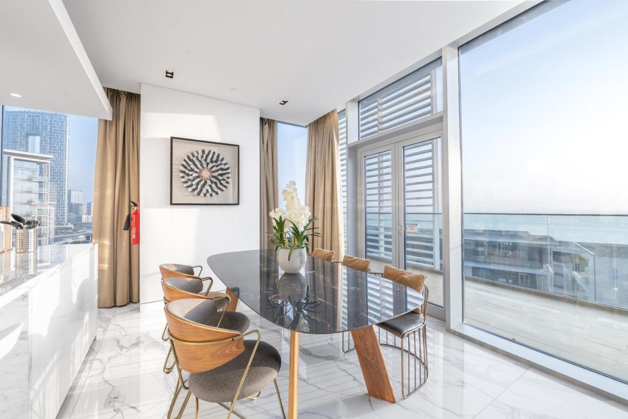 Luxe 3 Bedroom Oceanfront Apartment In The Heart Of Bluewaters Island Dubai Eksteriør bilde